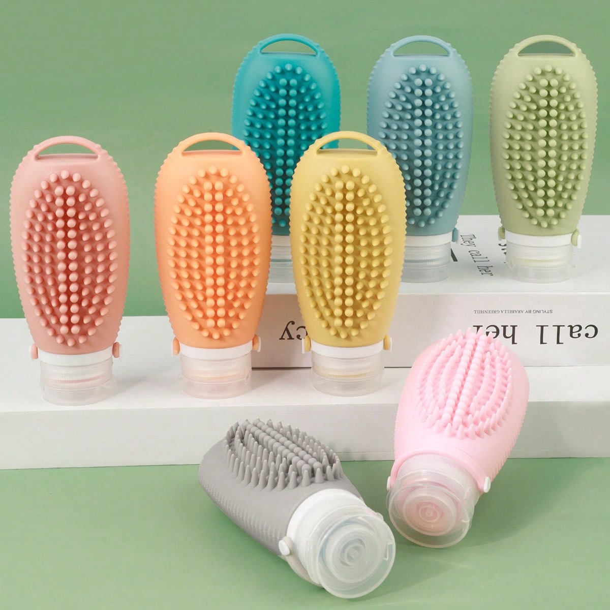 Dry Shampoo Travel - 1パック100mlシリコーントラベルディスペンシングボトル2in1頭皮マッサージシャンプーブラシ付き漏れ防止再利用可能旅行出張用